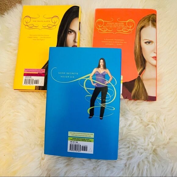 PRETTY LITTLE LIARS BY SARA SHEPARD HARDCOVER BOOK SET - Picture 4 of 4